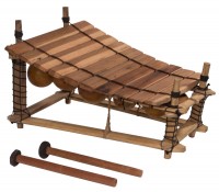 Balafon, 10 Töne, Ghana, ca. L 70cm, B 45cm, H 40cm Balafon, 10 Töne, Ghana, ca. L 70cm, B 45cm, H 40cm